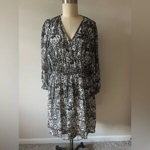 NWOT a.n.a Black and White Long Sleeve Dress